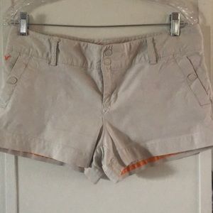 Women’s American eagle light khaki shorts